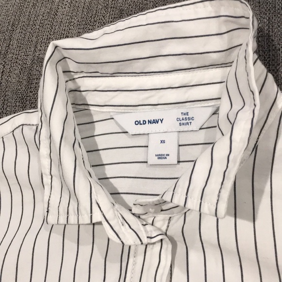 NWT Women’s Old Navy The Classic Shirt size XS - Picture 2 of 7